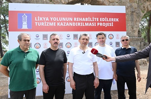 Likya Yolu’nda Yönlendirme Direkleri Yenileniyor