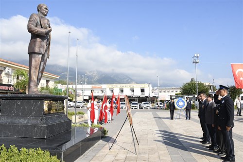 19 Eylül “Gaziler Günü” münasebetiyle Cumhuriyet Meydanında Çelenk Sunma Töreni Gerçekleştirildi.